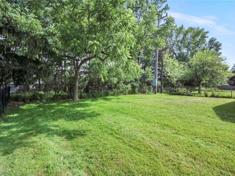 6174 Westerham Road, Mayfield Heights, OH 44124 Photo 44