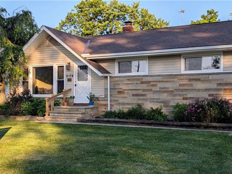 6174 Westerham Road, Mayfield Heights, OH 44124 Photo 5