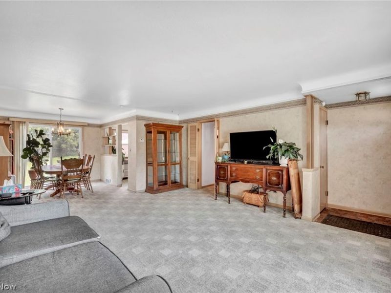 6174 Westerham Road, Mayfield Heights, OH 44124 Photo 7