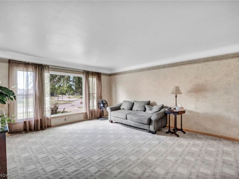 6174 Westerham Road, Mayfield Heights, OH 44124 Photo 9
