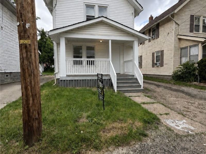 802 Clay Drive, Akron, OH 44311 Photo 1