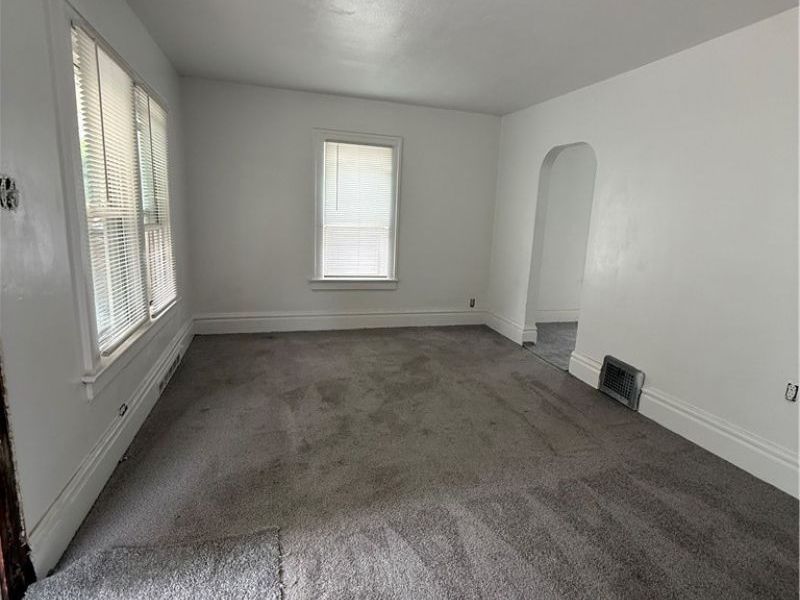 802 Clay Drive, Akron, OH 44311 Photo 2