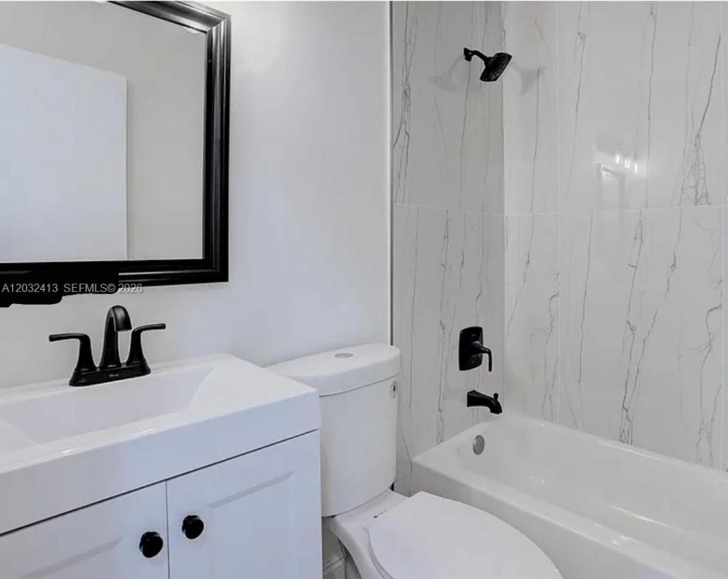 5501 NW 7th St , Unit E408, Miami, FL 33126 Photo