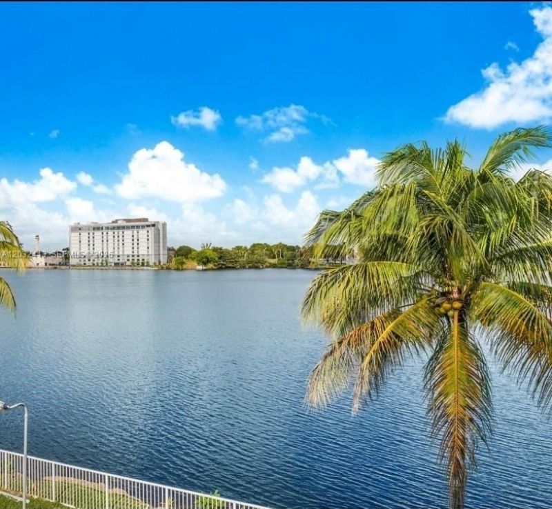 5501 NW 7th St , Unit E408, Miami, FL 33126 Photo
