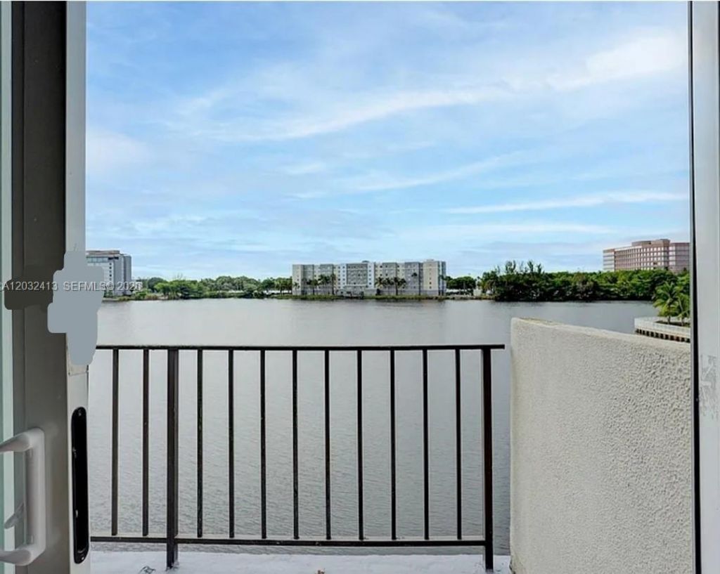5501 NW 7th St , Unit E408, Miami, FL 33126 Photo