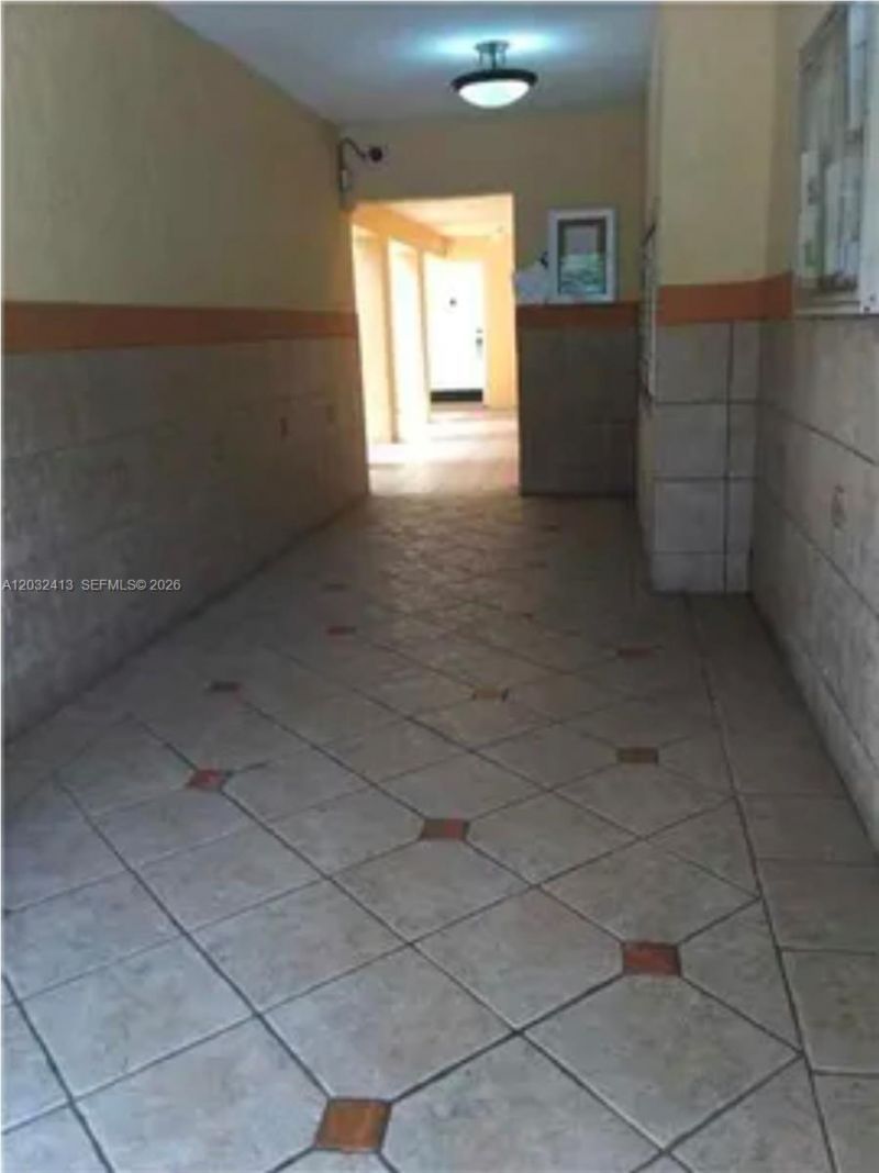 5501 NW 7th St , Unit E408, Miami, FL 33126 Photo