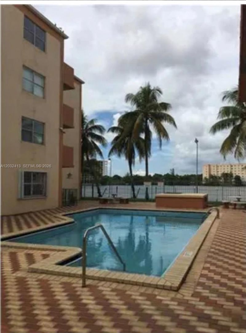 5501 NW 7th St , Unit E408, Miami, FL 33126 Photo