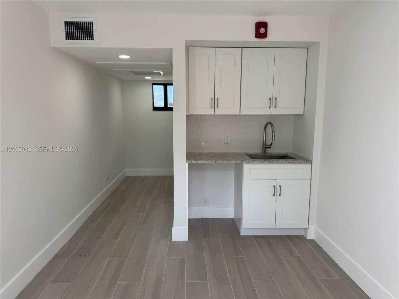 20281 E Country Club Dr, Unit CAB19, Aventura, FL 33180 Photo