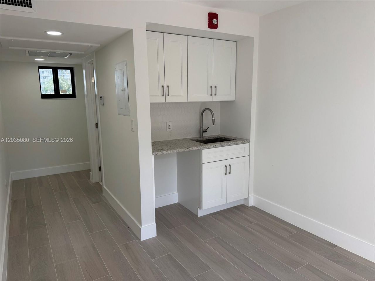 20281 E Country Club Dr, Unit CAB19, Aventura, FL 33180 Photo