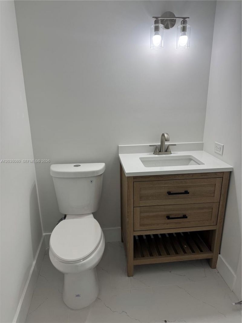 20281 E Country Club Dr, Unit CAB19, Aventura, FL 33180 Photo