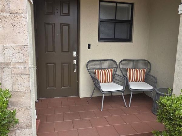 10963 W 32nd Ln, Hialeah, FL 33018