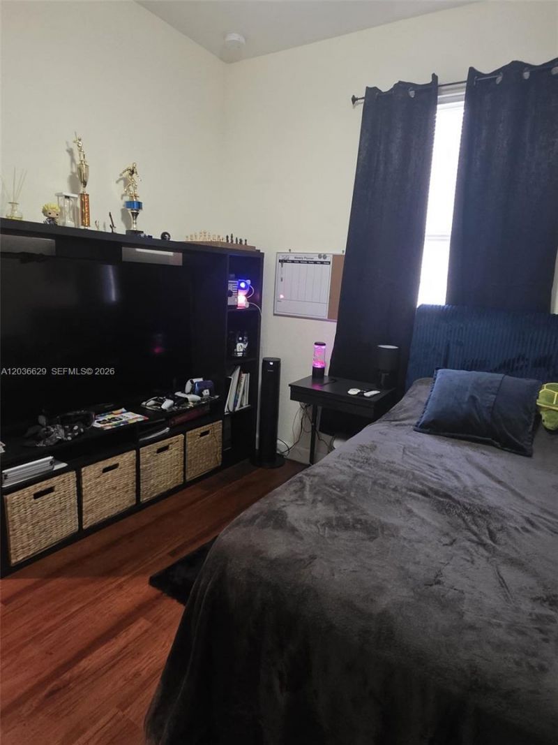 10963 W 32nd Ln, Hialeah, FL 33018 Photo