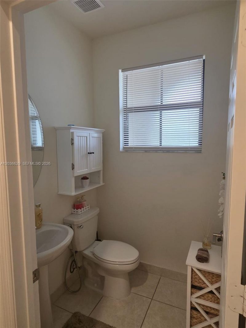 10963 W 32nd Ln, Hialeah, FL 33018 Photo
