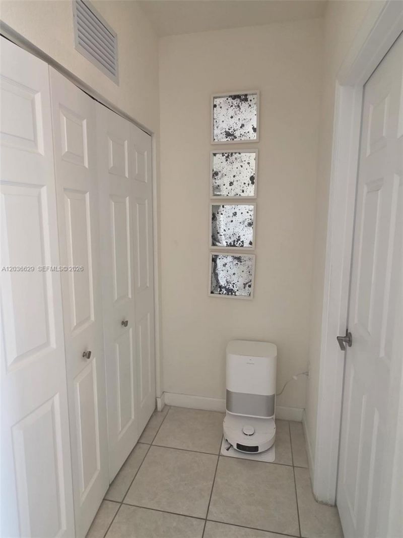 10963 W 32nd Ln, Hialeah, FL 33018 Photo