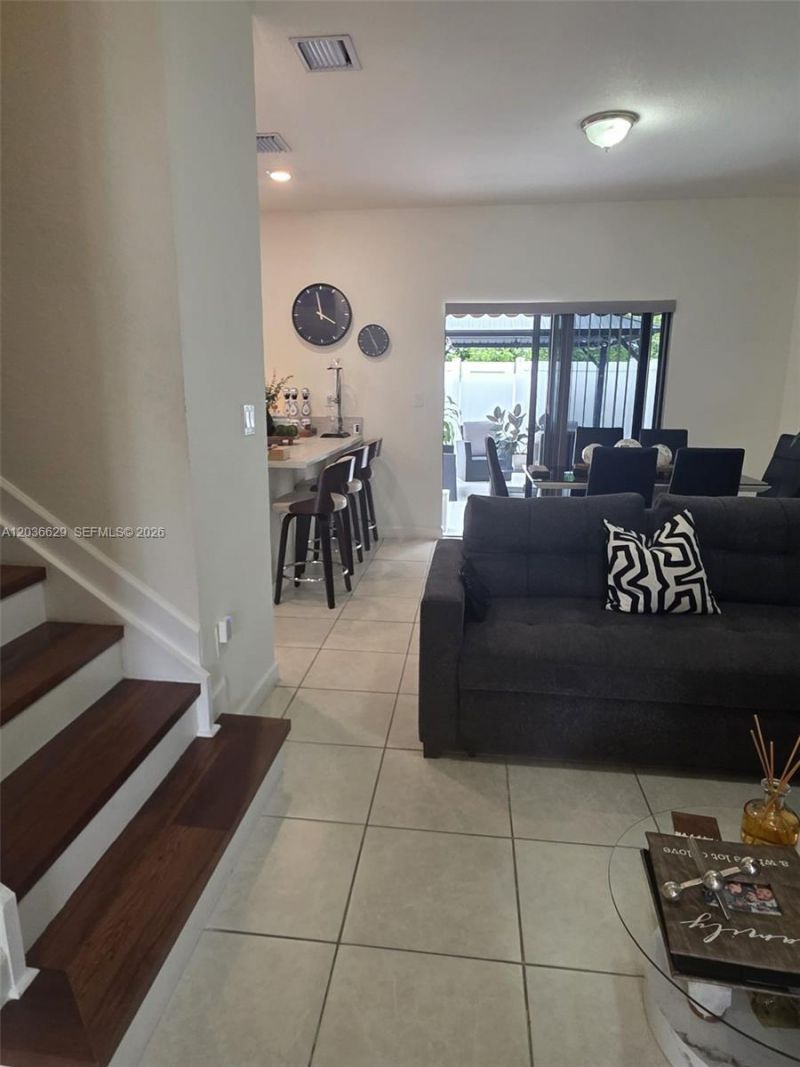 10963 W 32nd Ln, Hialeah, FL 33018 Photo
