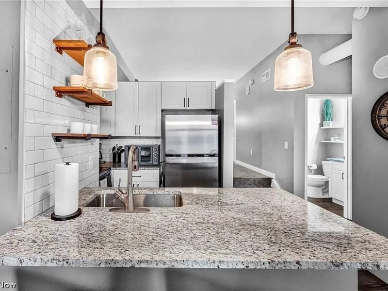 750 Prospect Avenue E, Unit 403, Cleveland, OH 44115 Photo 7