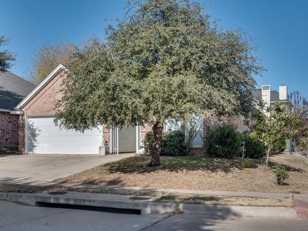 8841 San Joaquin Trail, Fort Worth, TX 76118
