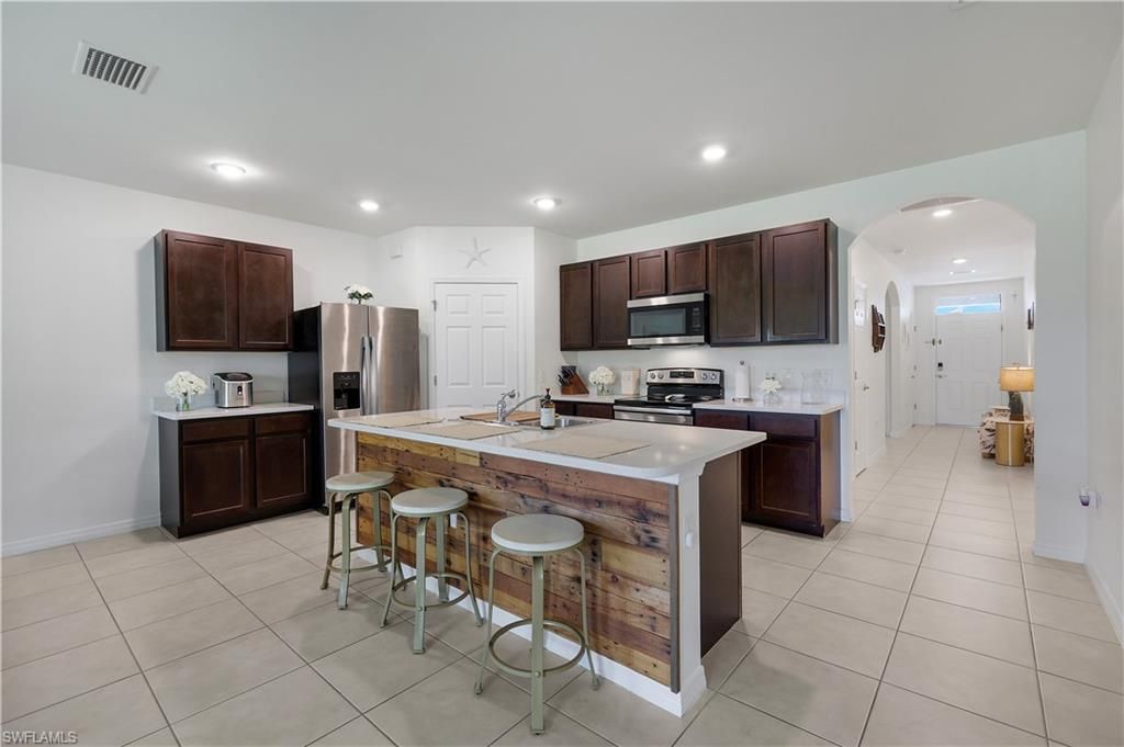 2816 Zaragoza Ct, Cape Coral, FL 33909 Photo