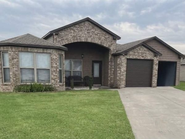 200 GAVIN Drive , Paragould, AR 72450