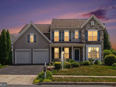 2281 FLINTLOCK DRIVE, HUMMELSTOWN, PA 17036