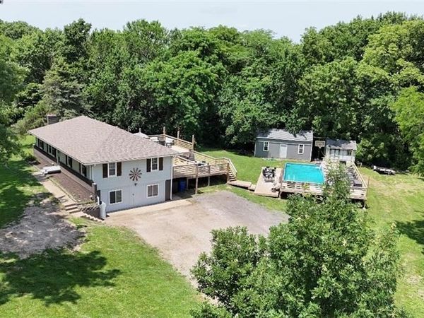 17909 S Hill Top Road, Pleasant Hill, MO 64080
