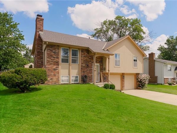 1420 W Spruce Street, Olathe, KS 66061