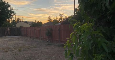 1401 El Sereno Dr, Bakersfield, CA 93304 Photo