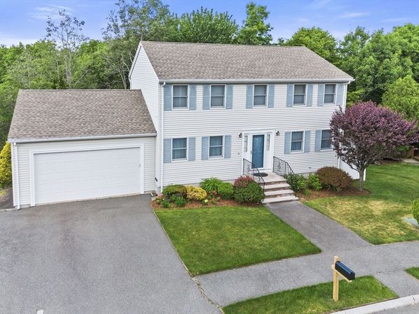 31 Emerald Dr, Lynn, MA 01904