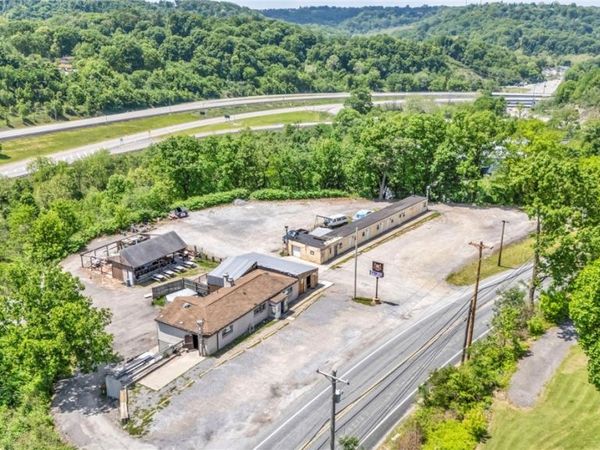 363 Corapolis blvd, Moon Township, PA 15108