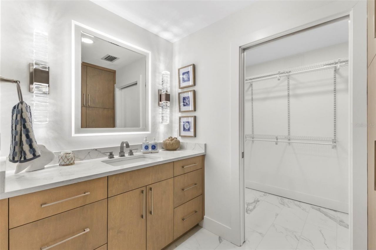1750 Benjamin Franklin Drive , Unit 1D, Sarasota, FL 34236 Photo