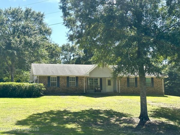 6 Honeycomb Road, Wiggins, MS 39577
