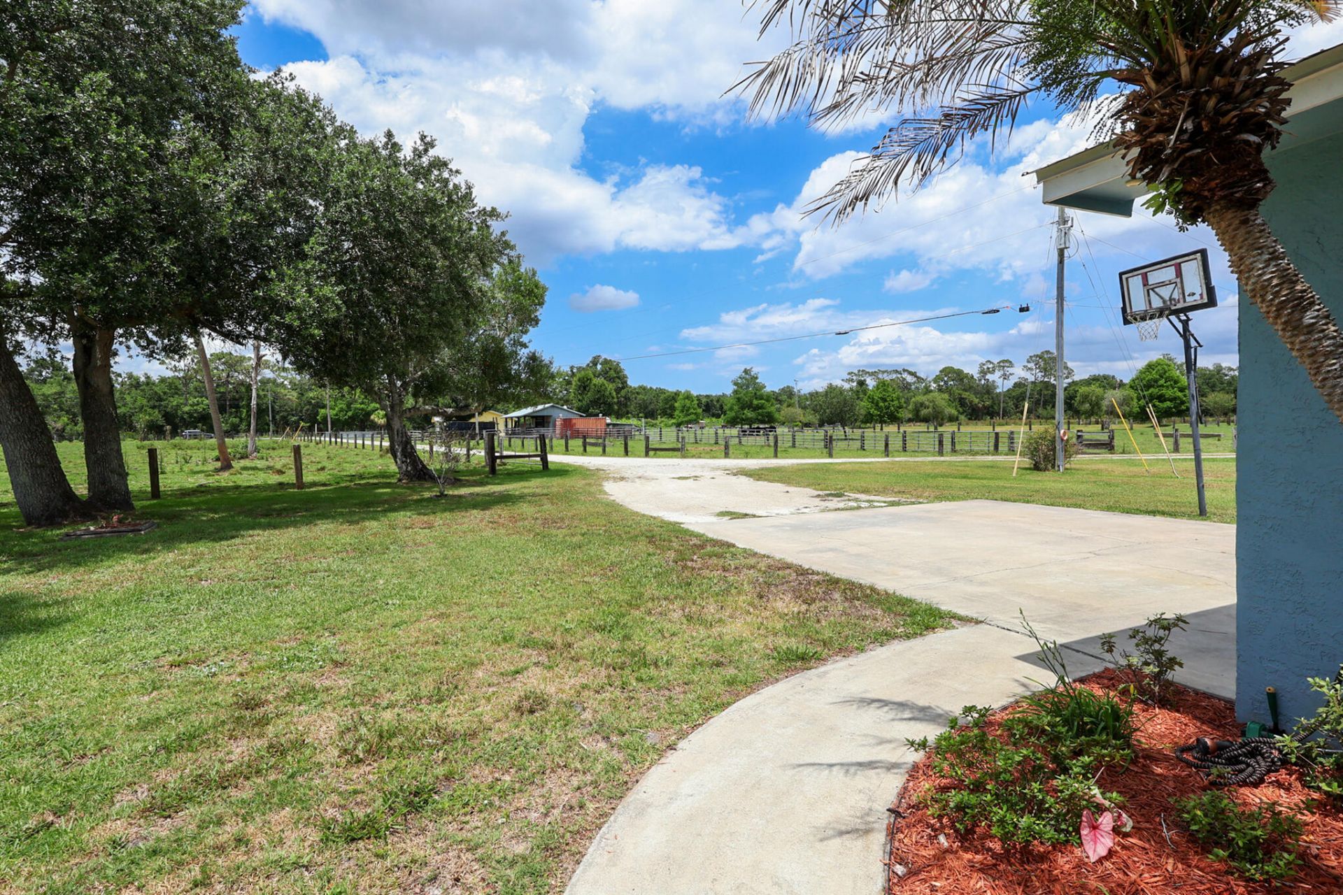 860 NW 141st Street, Okeechobee, FL 34972 Photo