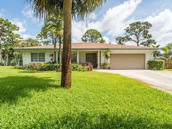 5423 Woodland Drive, Delray Beach, FL 33484