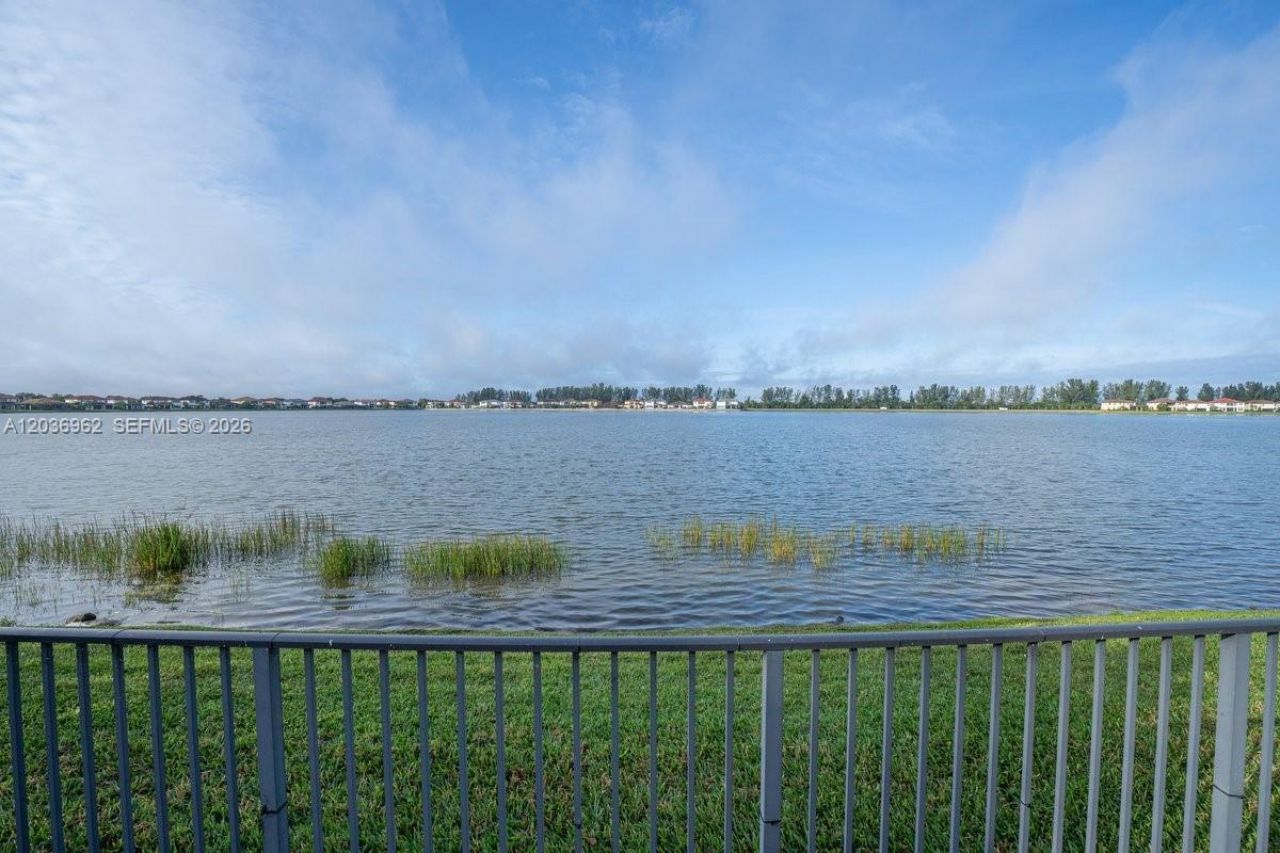 8725 Parkland Bay Dr , Parkland, FL 33076 Photo