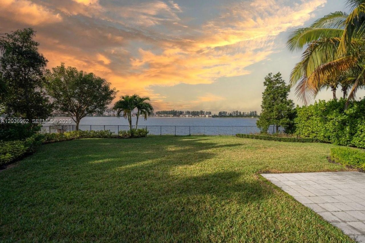 8725 Parkland Bay Dr , Parkland, FL 33076 Photo