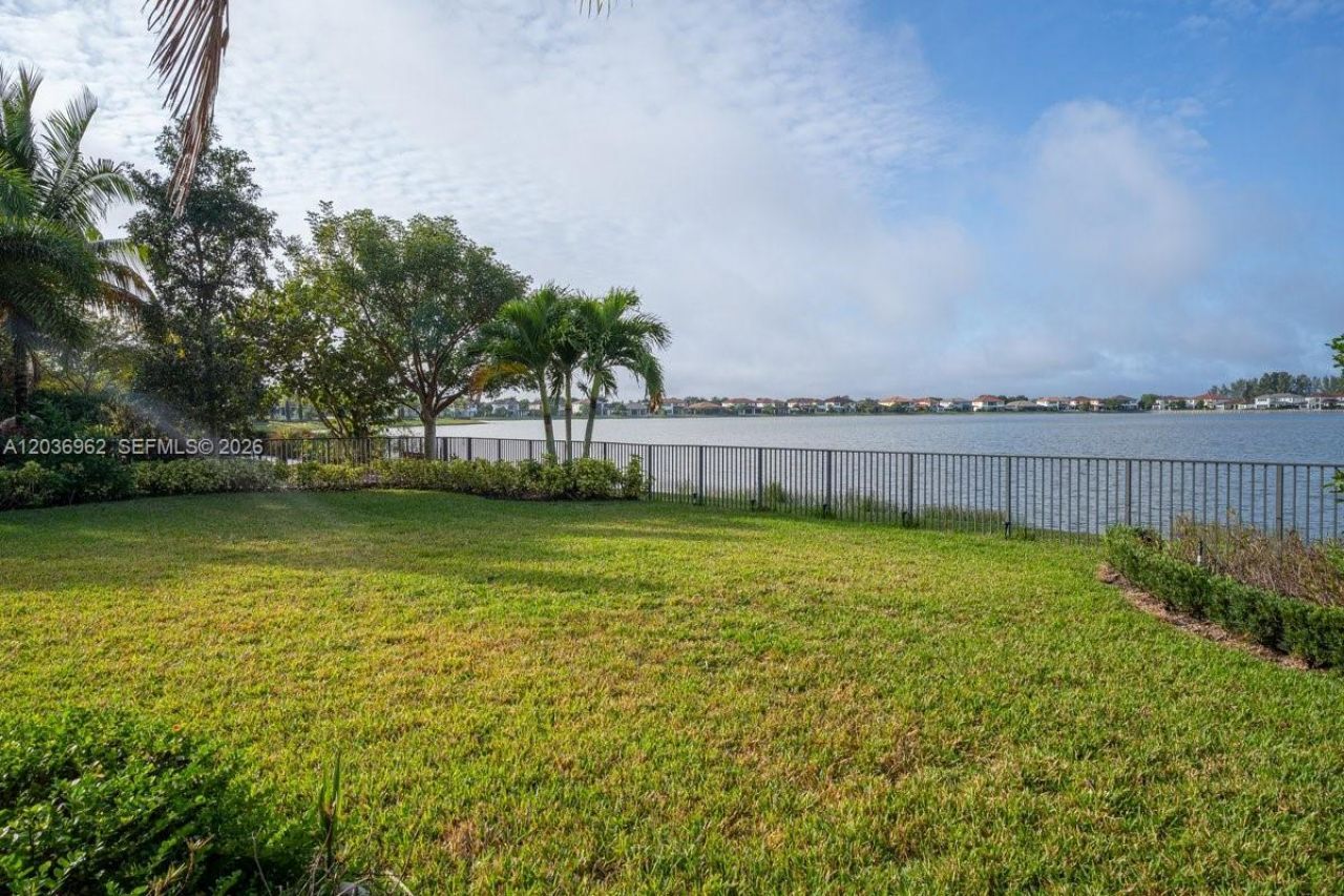 8725 Parkland Bay Dr , Parkland, FL 33076 Photo
