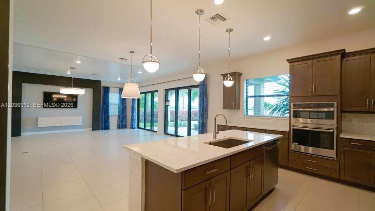 8725 Parkland Bay Dr , Parkland, FL 33076 Photo