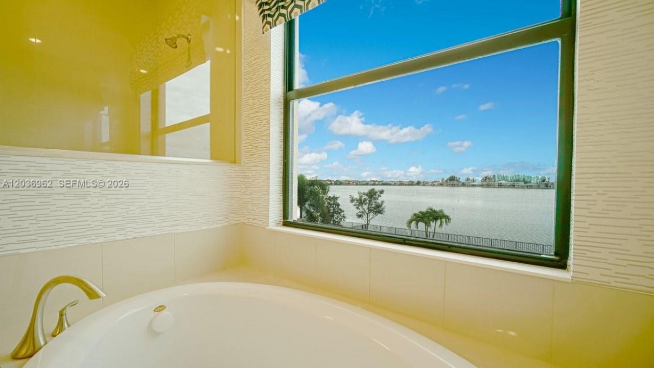 8725 Parkland Bay Dr , Parkland, FL 33076 Photo