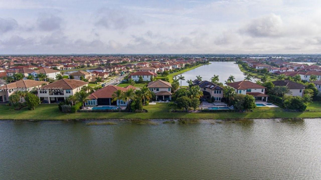 8725 Parkland Bay Dr , Parkland, FL 33076 Photo