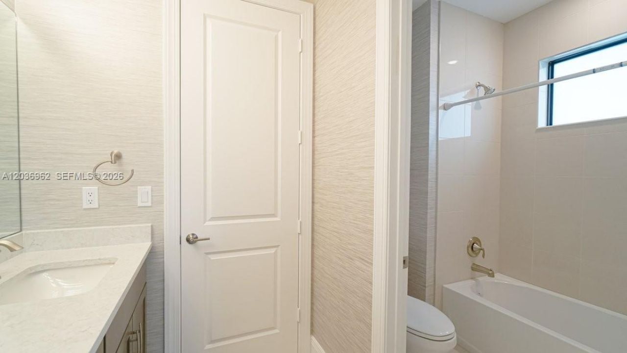 8725 Parkland Bay Dr , Parkland, FL 33076 Photo