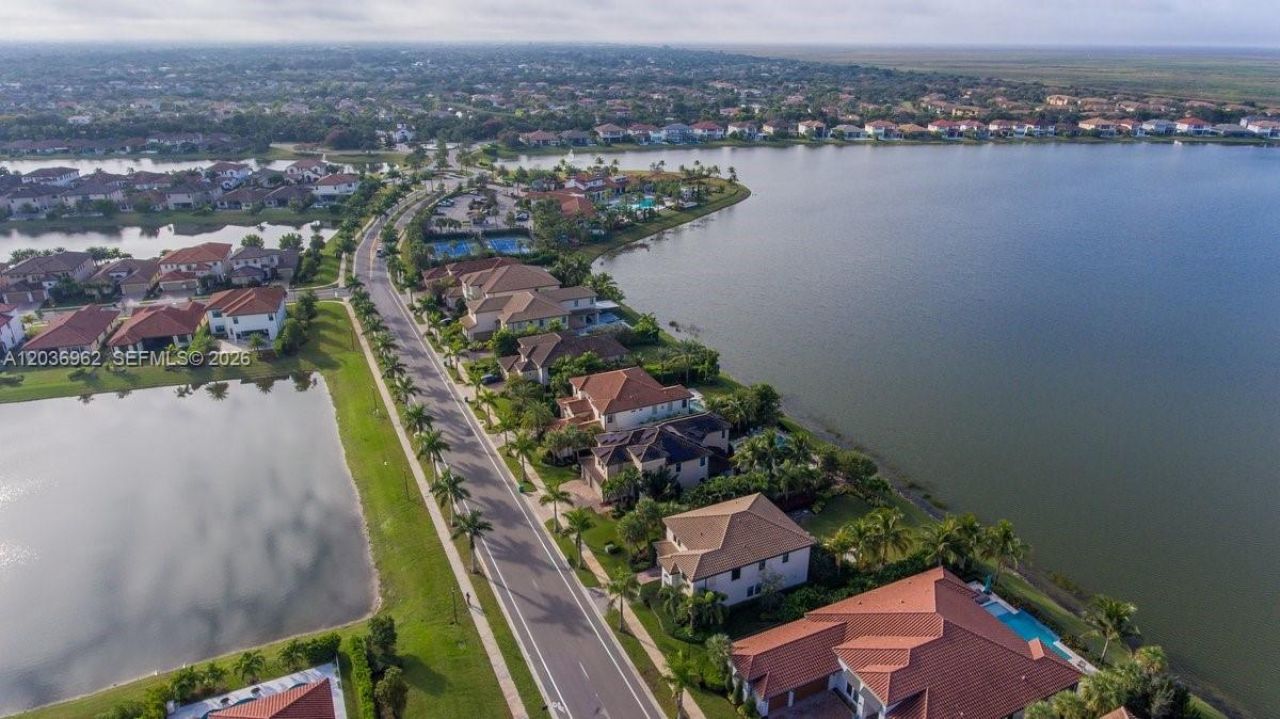 8725 Parkland Bay Dr , Parkland, FL 33076 Photo
