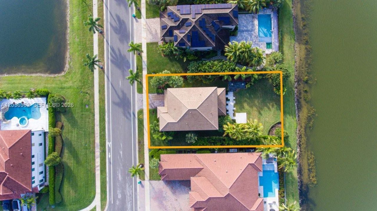 8725 Parkland Bay Dr , Parkland, FL 33076 Photo