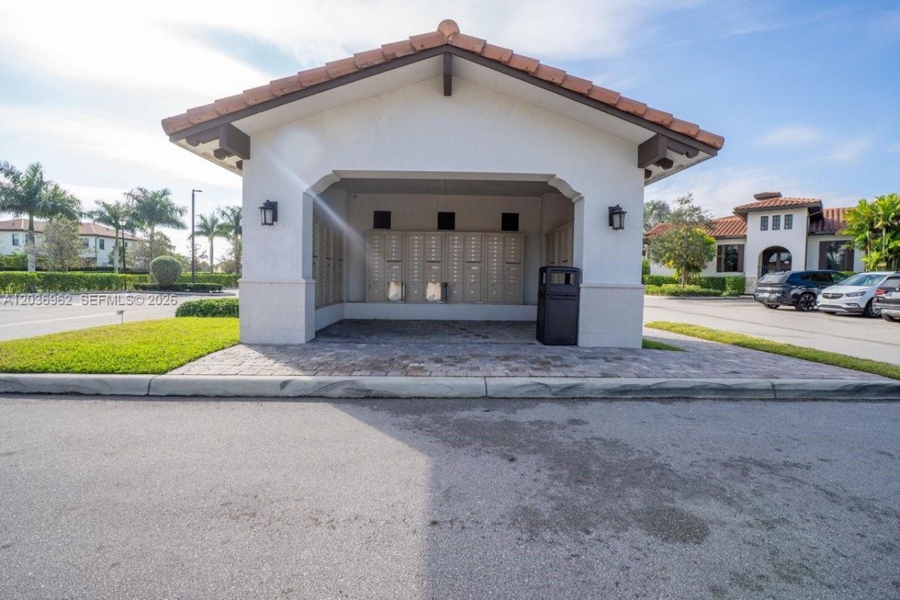 8725 Parkland Bay Dr , Parkland, FL 33076 Photo