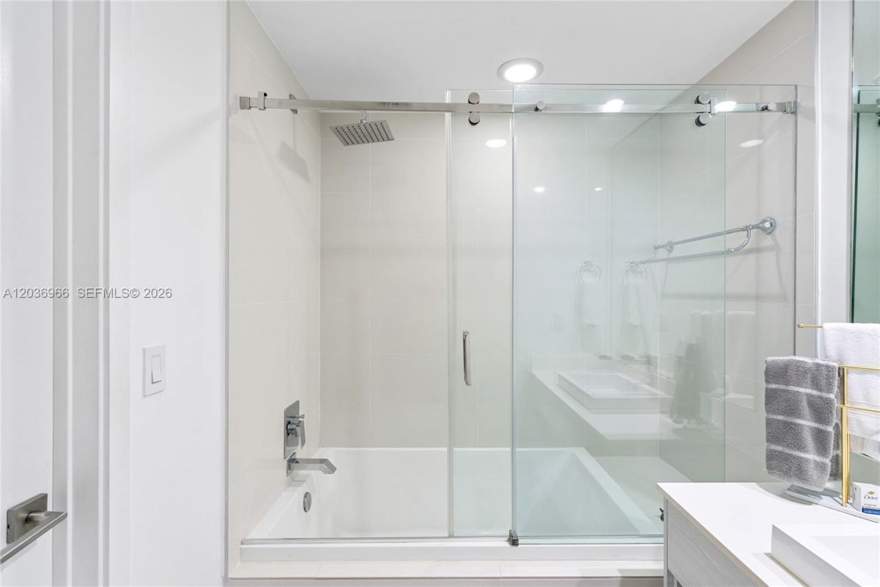 55 SW 9th St , Unit 1904, Miami, FL 33130 Photo