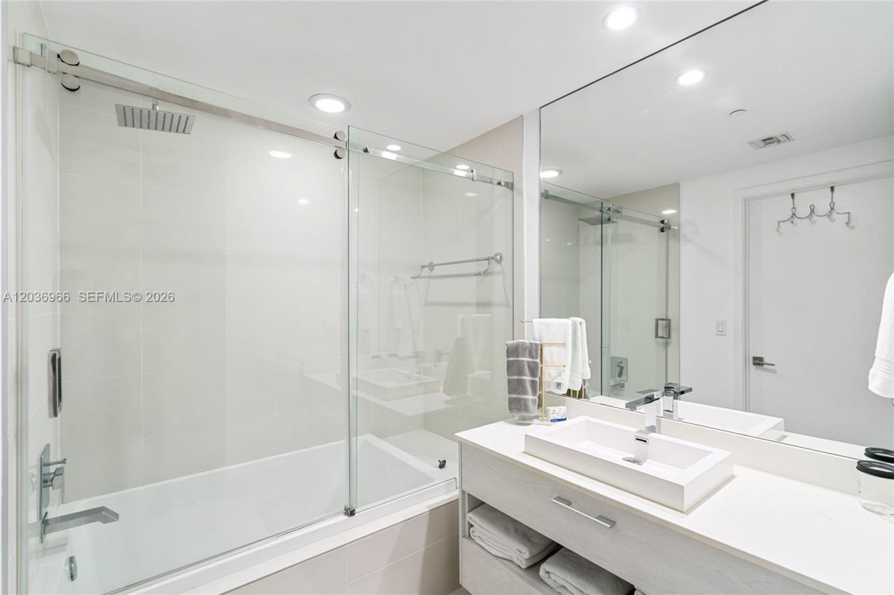 55 SW 9th St , Unit 1904, Miami, FL 33130 Photo