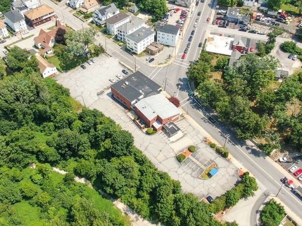 1 N Main St, Webster, MA 01570