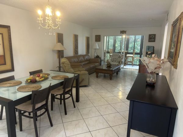 8960 S Hollybrook, Unit 301, Pembroke Pines, FL 33025