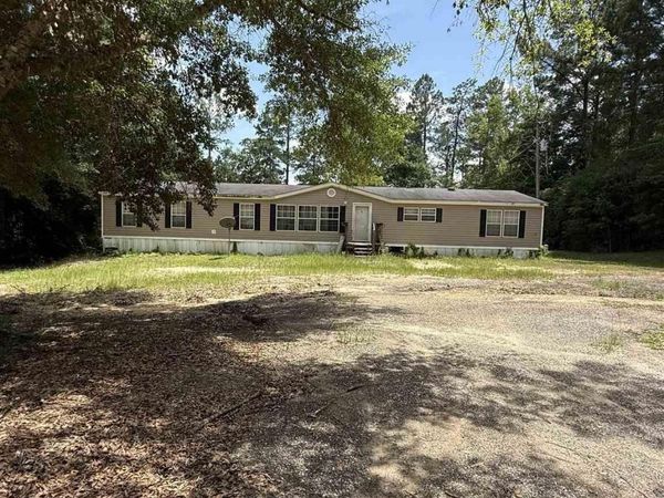 83 Matthew Ln, Brewton, AL 36426