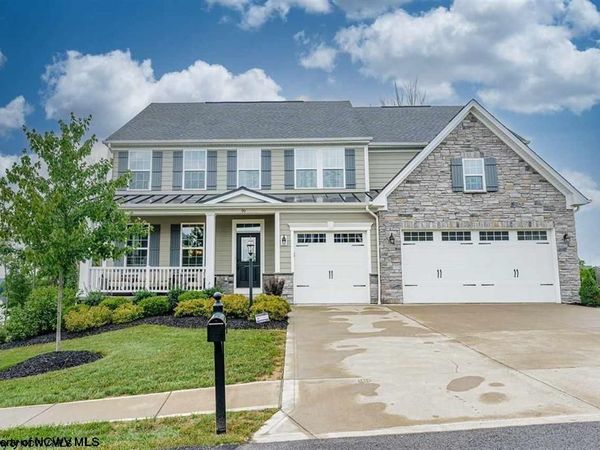 90 Falling Water Lane, Morgantown, WV 26508