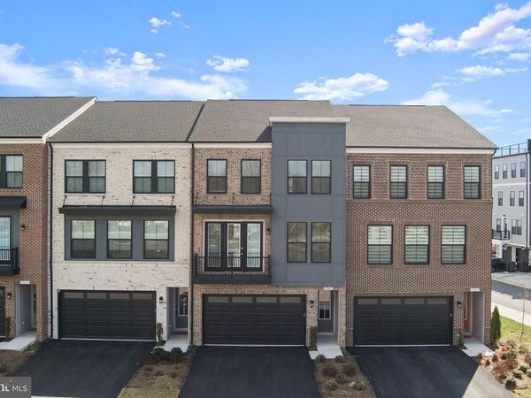 43421 FARRINGDON SQUARE, ASHBURN, VA 20148